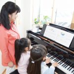 横浜市鶴見区フェーリーチェピアノ教室の小学３年生の連弾練習