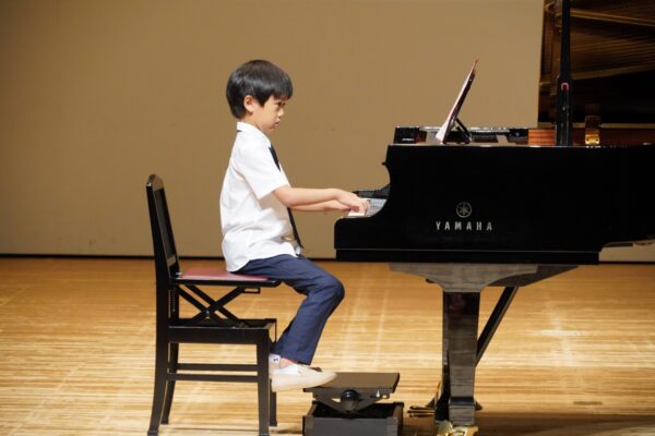 発表会演奏 みんなのリズム 小学１年生 横浜市鶴見区歌って 弾いて 表現することが大好きになるピアノ教室 音楽教室 フェリーチェピアノ